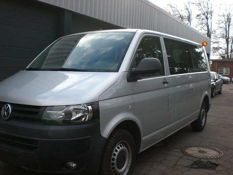 Gebraucht VW Transporter 140 PS (102 kW) 2014 Silber Van