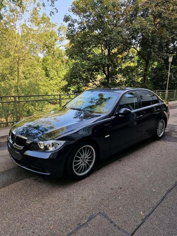 Schwarz Gebraucht 2005 BMW 320 Limousine | 2.799 € (Superpreis) - Bild 1/4