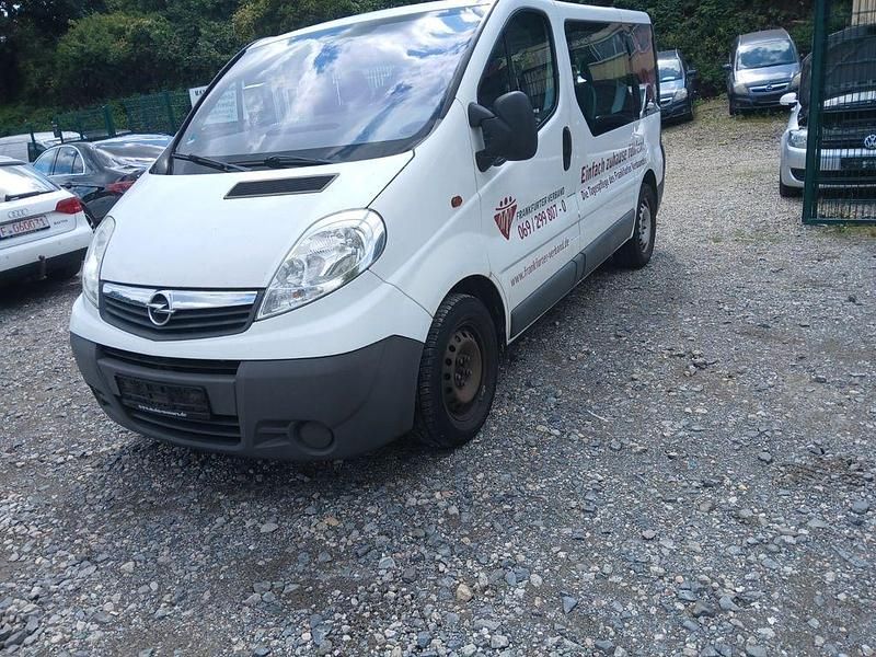 Weiß Gebraucht 2009 Opel Vivaro Van | 5.900 € - Bild 1/4