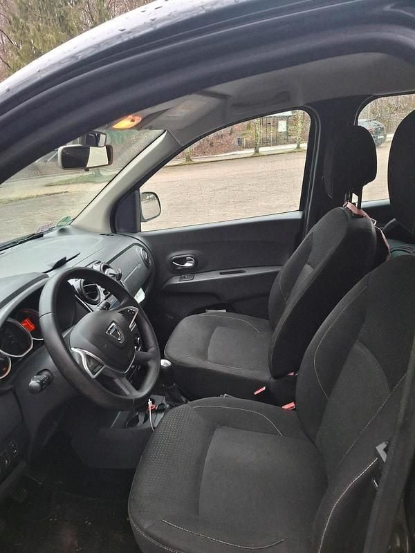 Gebraucht Dacia Lodgy 102 PS (75 kW) 2017 Van / Kleinbus