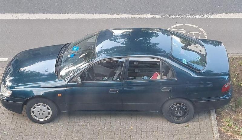 Grün Gebraucht 1993 Toyota Carina Limousine | 2.900 € - Bild 1/4