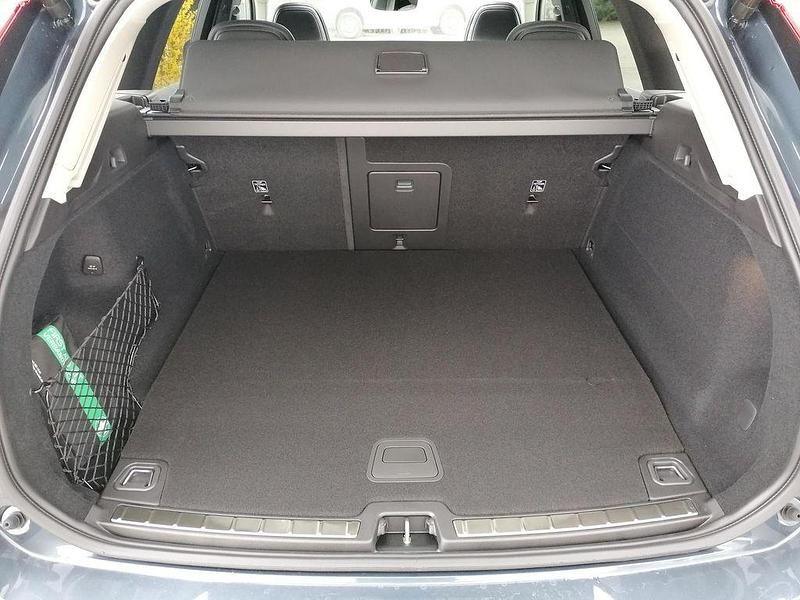 Gebraucht Volvo XC60 Plus 398 PS (292 kW) 2023 Denim blue SUV