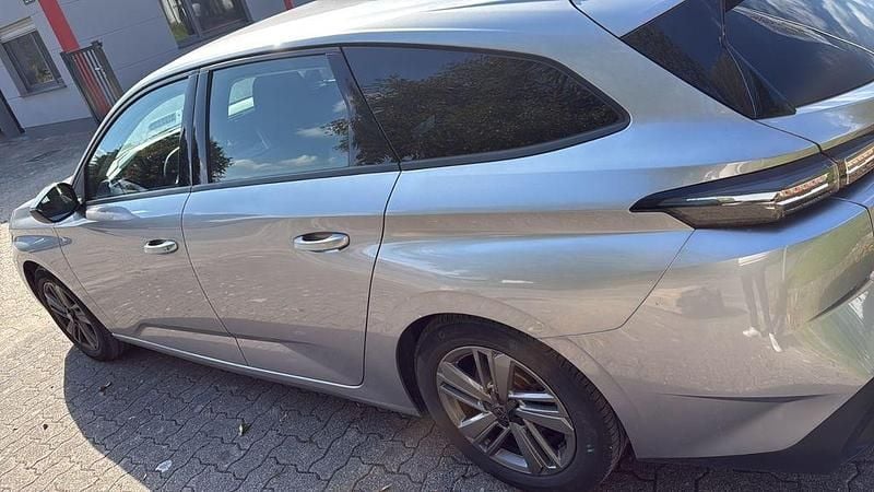 Gebraucht Peugeot 308 Active 131 PS (96 kW) 2022 Grau Kombi