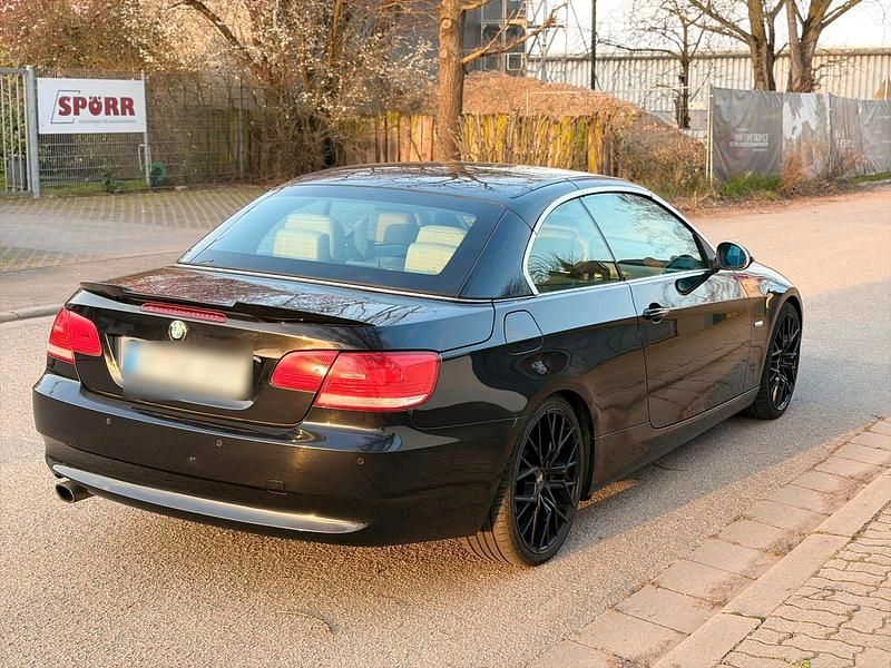 Gebraucht BMW 320 Cabriolet 170 PS (125 kW) 2008 Schwarz Cabrio