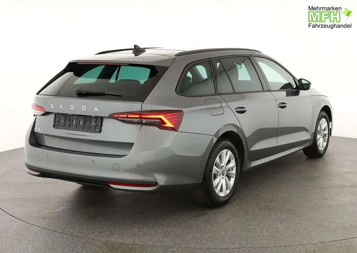 Neu Skoda Octavia Selection 150 PS (110 kW) 2026 Graphite grau metallic Kombi