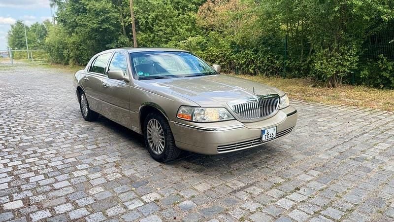 Gebraucht Lincoln Town Car 242 PS (177 kW) 2009 Limousine