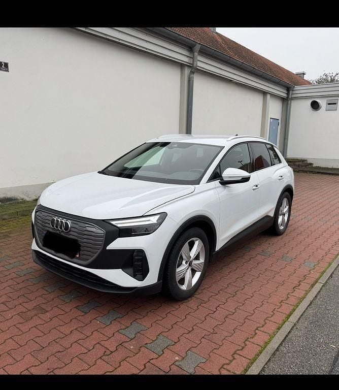 Gebraucht Audi Q4 e-tron Ambiente 125 kW (170 PS) 2022 Weiß SUV