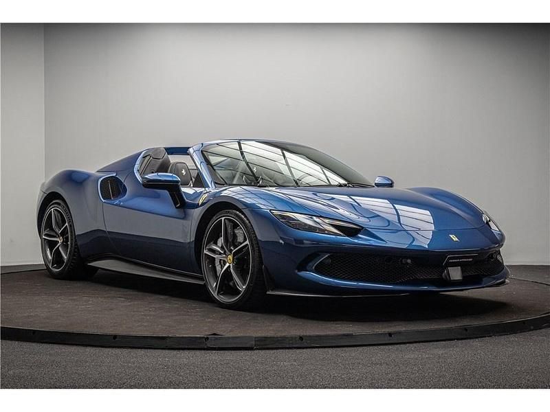 Gebraucht Ferrari 296 901 PS (662 kW) 2024 Blau Cabrio