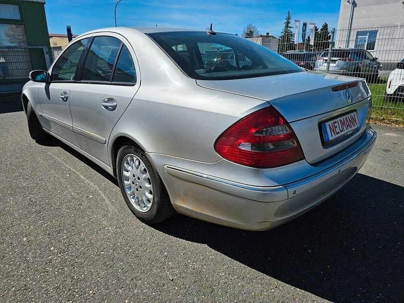 Brugt Mercedes E220 Elegance 150 HK (110 kW) 2003 Sølv Sedan