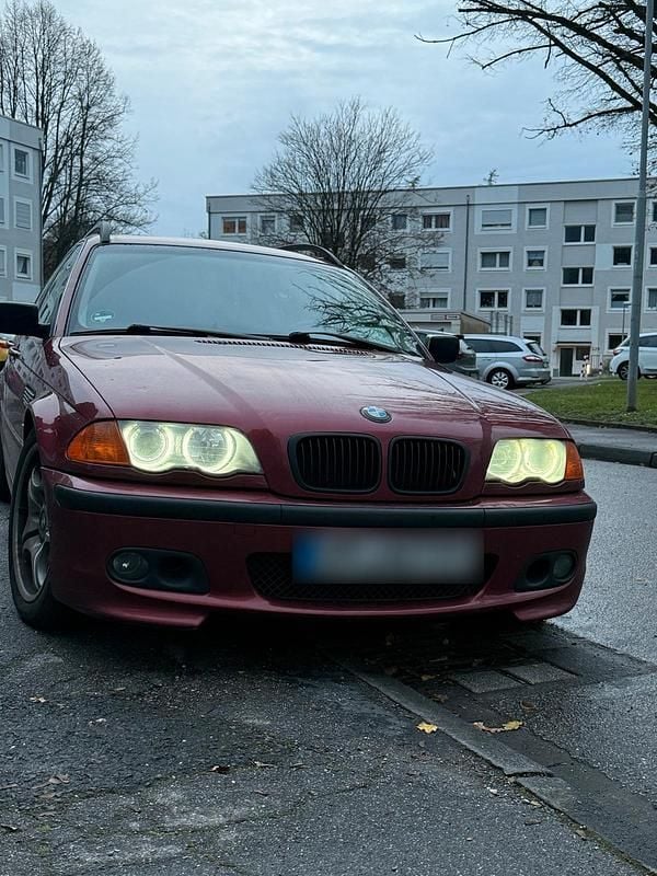 Rot Gebraucht 2000 BMW 330 Kombi | 3.899 € (Fairer Preis) - Bild 1/4