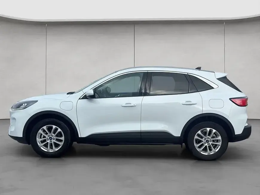 Gebraucht Ford Kuga Titanium 224 PS (164 kW) 2022 Weiß SUV