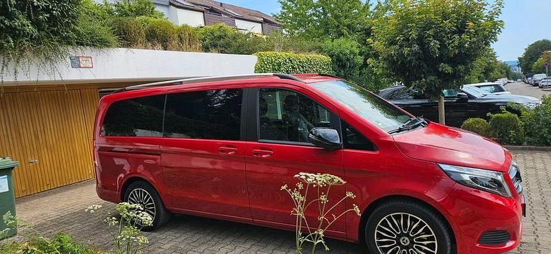 Gebraucht Mercedes V250 190 PS (139 kW) 2019 Rot Van / Kleinbus