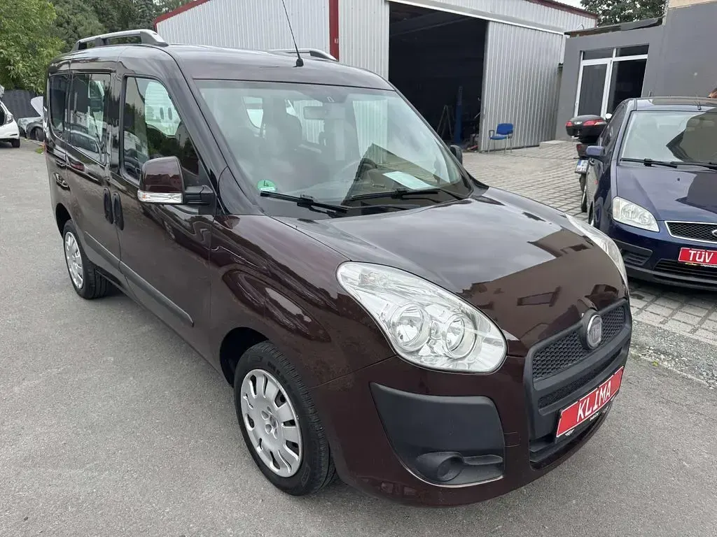 Gebraucht Fiat Doblò Dynamic 95 PS (69 kW) 2010 Rot Van / Kleinbus