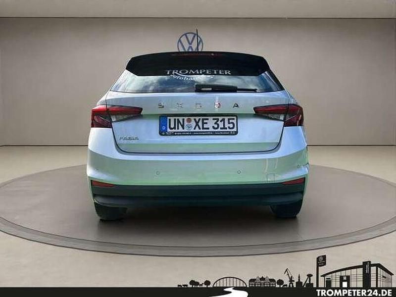 Gebraucht Skoda Fabia Selection 80 PS (58 kW) 2024 Brilliantsilber metallic Kleinwagen