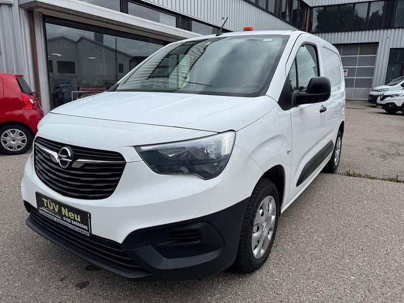 Weiß Gebraucht 2020 Opel Combo Selection Van / Kleinbus | 9.690 € (Superpreis) - Bild 1/4