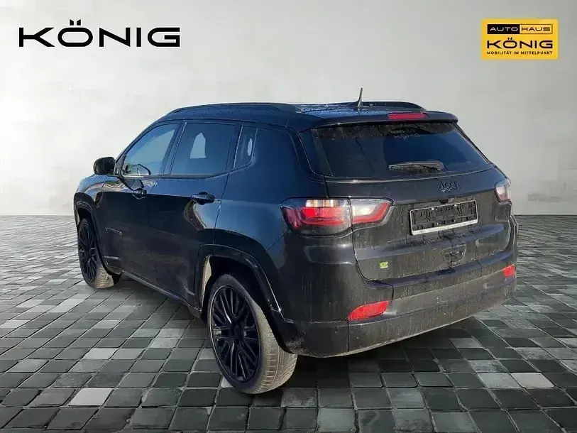 Usado Jeep Compass 131 HP (96 kW) 2023 Preto SUV