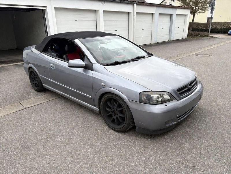 Gebraucht Opel Astra Cabriolet 147 PS (108 kW) 2003 Grau Cabrio