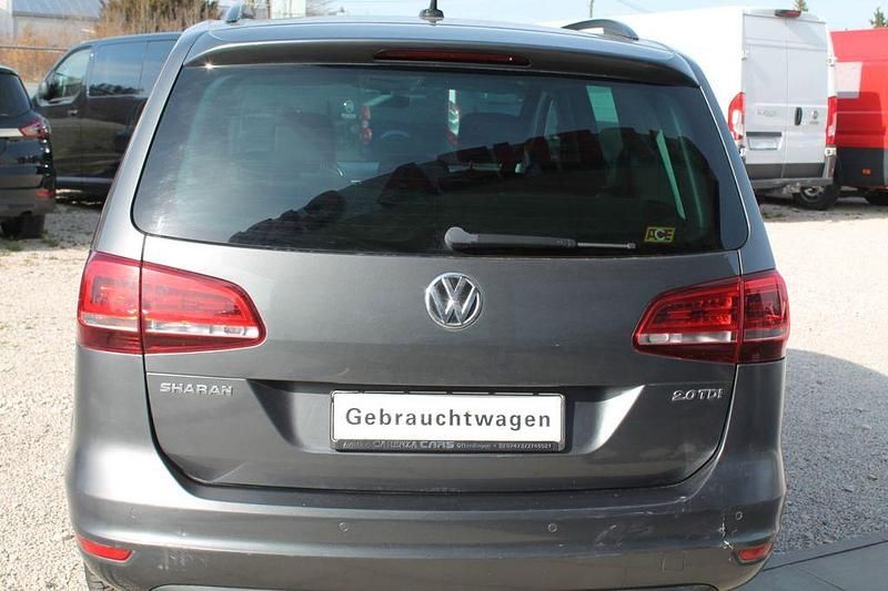 Gebraucht VW Sharan Comfortline 150 PS (110 kW) 2017 Grau Van / Kleinbus