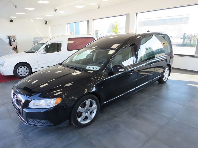 Schwarz Gebraucht 2009 Volvo V70 Kombi | 13.950 € - Bild 1/4
