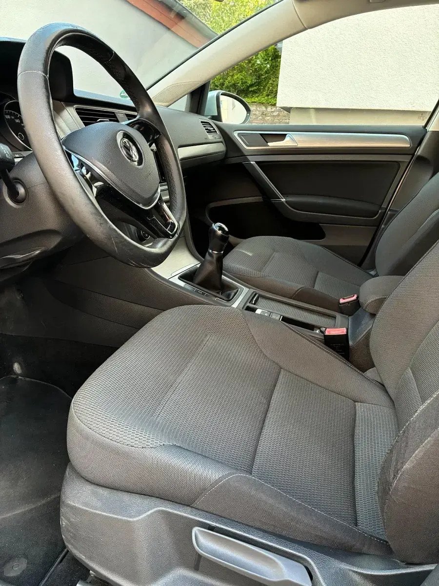 Second-hand VW Golf VII 105 CP (77 kW) 2014 Argintiu Break