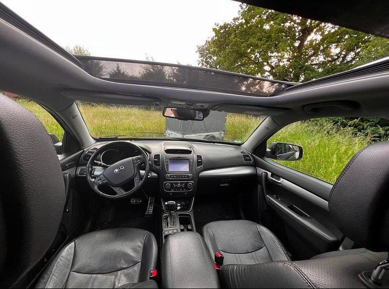 Schwarz Gebraucht 2012 Kia Sorento Platinum Edition SUV | 13.900 € (Teuer) - Bild 1/4