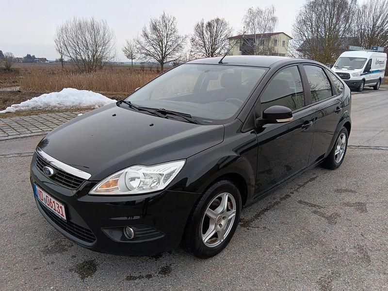 Gebraucht Ford Focus 101 PS (74 kW) 2010 Schwarz Limousine