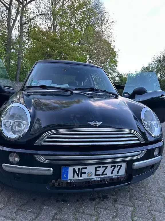 Second-hand Mini ONE 90 CP (66 kW) 2003 Negru Hatchback