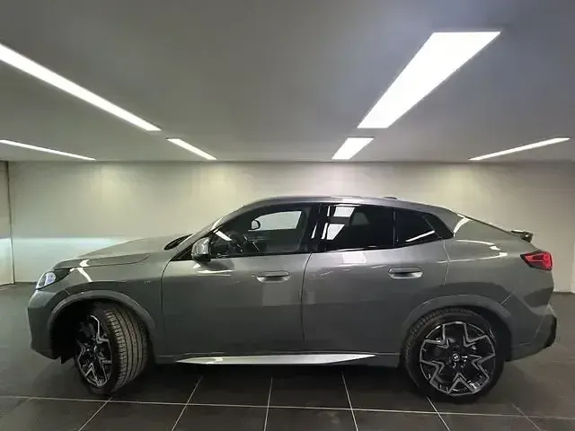 Gebraucht BMW iX2 M Sport 230 kW (313 PS) 2025 Grau SUV