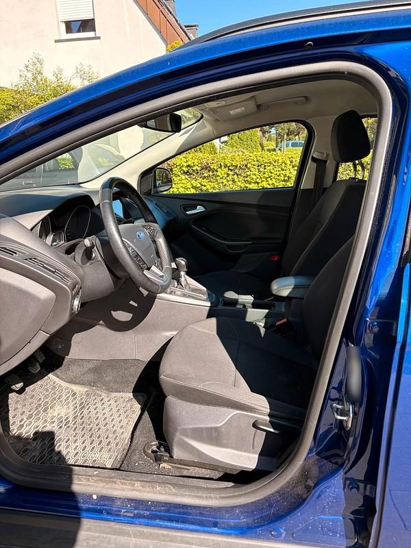 Second-hand Ford Focus 150 CP (110 kW) 2017 Albastru Break