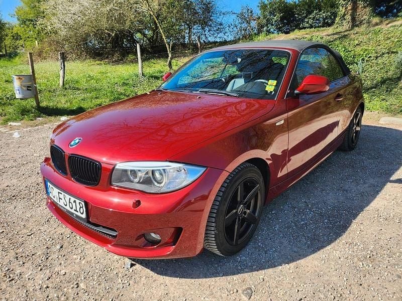 Rot Gebraucht 2011 BMW 118 Cabriolet Cabrio | 7.900 € (Guter Preis) - Bild 1/4