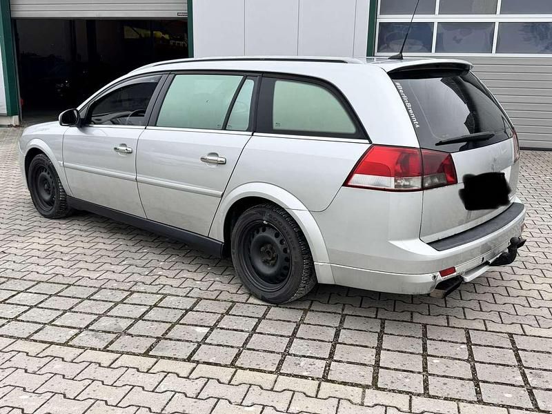 Gebraucht Opel Vectra Edition 150 PS (110 kW) 2005 Silber Kombi