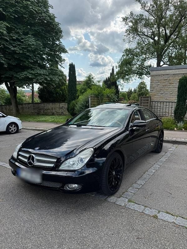 Schwarz Gebraucht 2009 Mercedes CLS500 Limousine | 11.800 € (Fairer Preis) - Bild 1/4
