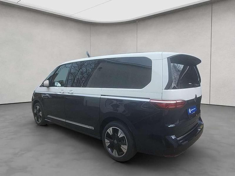 Neu VW Multivan Life 150 PS (110 kW) 2026 Candyweiß/ starlight blue met Van / Kleinbus