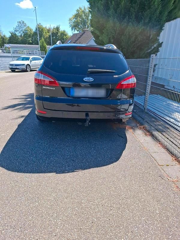 Gebraucht Ford Mondeo 160 PS (117 kW) 2009 Schwarz Kombi