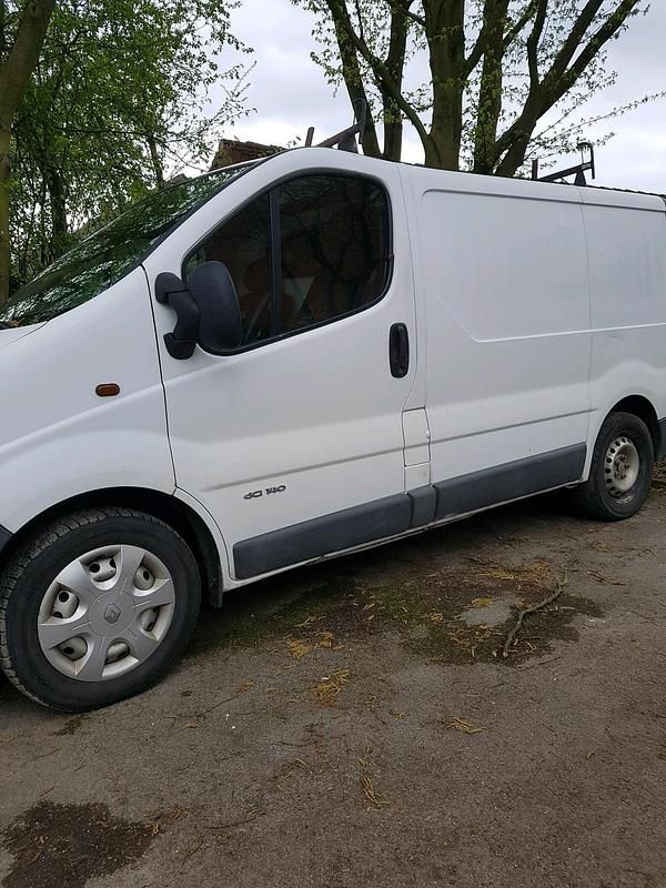 Gebraucht Renault Traffic 135 PS (99 kW) 2006 Weiß Van / Kleinbus