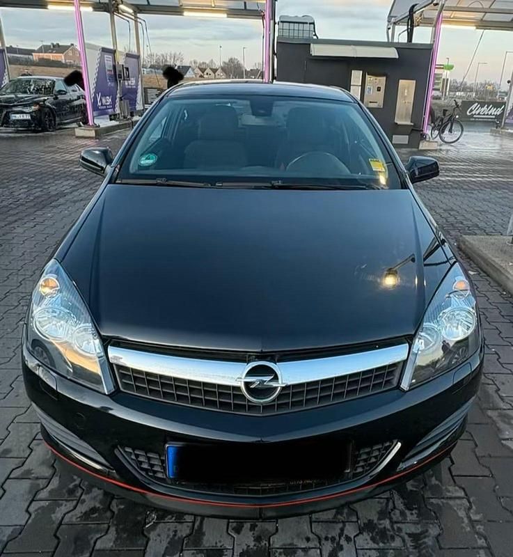 Gebraucht Opel Astra GTC 90 PS (66 kW) 2008 Schwarz Coupé