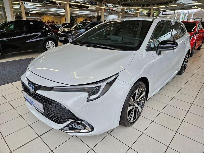 Gebraucht Toyota Corolla 140 PS (102 kW) 2025 Grau Kombi