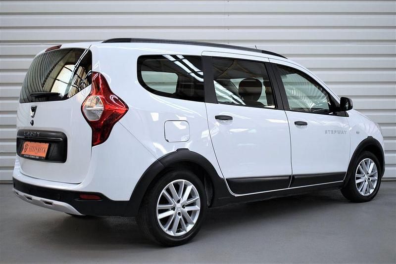 Gebraucht Dacia Lodgy Stepway 131 PS (96 kW) 2021 Weiß Van / Kleinbus