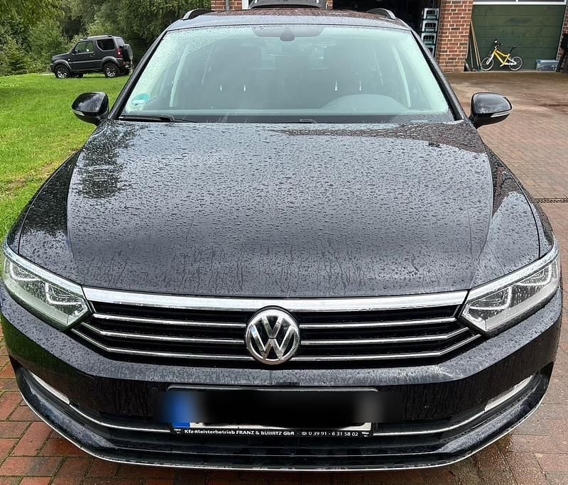 Schwarz Gebraucht 2019 VW Passat Limousine | 13.999 € (Superpreis) - Bild 1/4