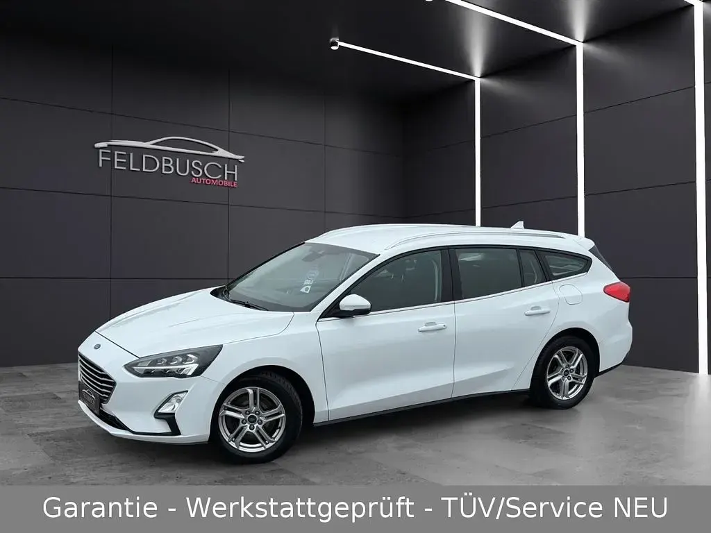 Używany Ford Focus 120 KM (88 kW) 2020 Biały Sedan/Limuzyna