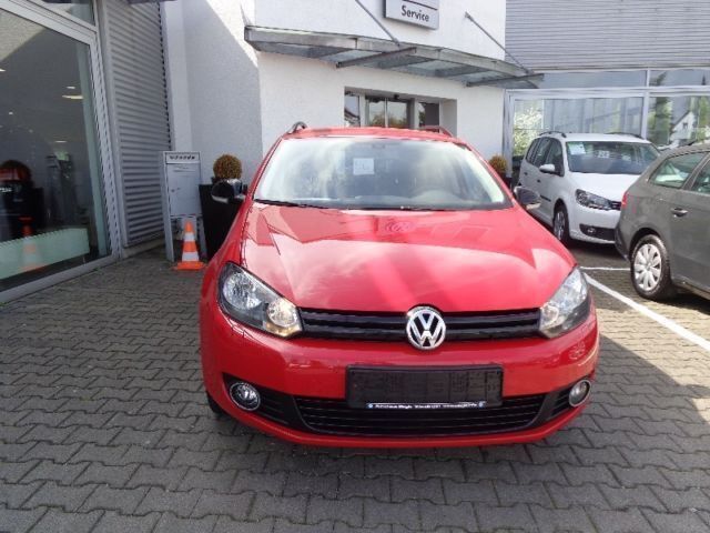 Gebraucht VW Golf VII Match 105 PS (77 kW) 2012 Rot Kombi