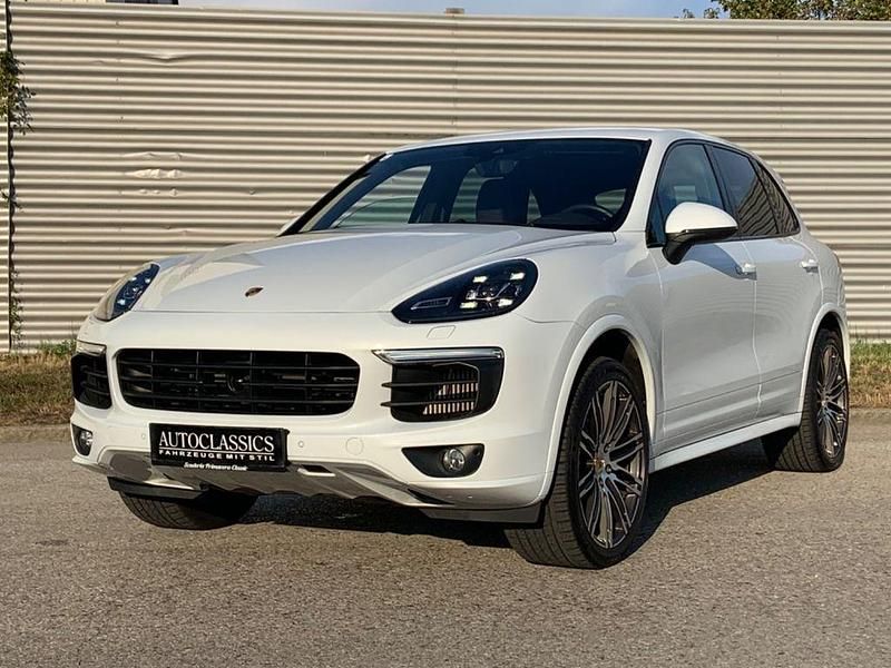 Weiß Gebraucht 2017 Porsche Cayenne S SUV | 55.900 € - Bild 1/4