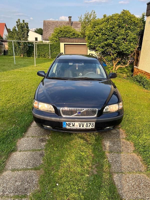 Blau Gebraucht 2002 Volvo V70 Kombi | 1.400 € (Superpreis) - Bild 1/4