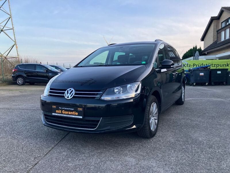 Schwarz Gebraucht 2014 VW Sharan Comfortline Van / Kleinbus | 7.990 € (Guter Preis) - Bild 1/4