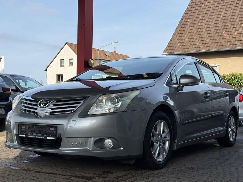 Gebraucht Toyota Avensis Edition 147 PS (108 kW) 2011 Silber Limousine