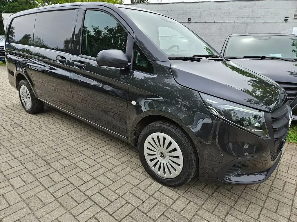 Gebraucht Mercedes Vito 163 PS (119 kW) 2025 Graphitgrau Van