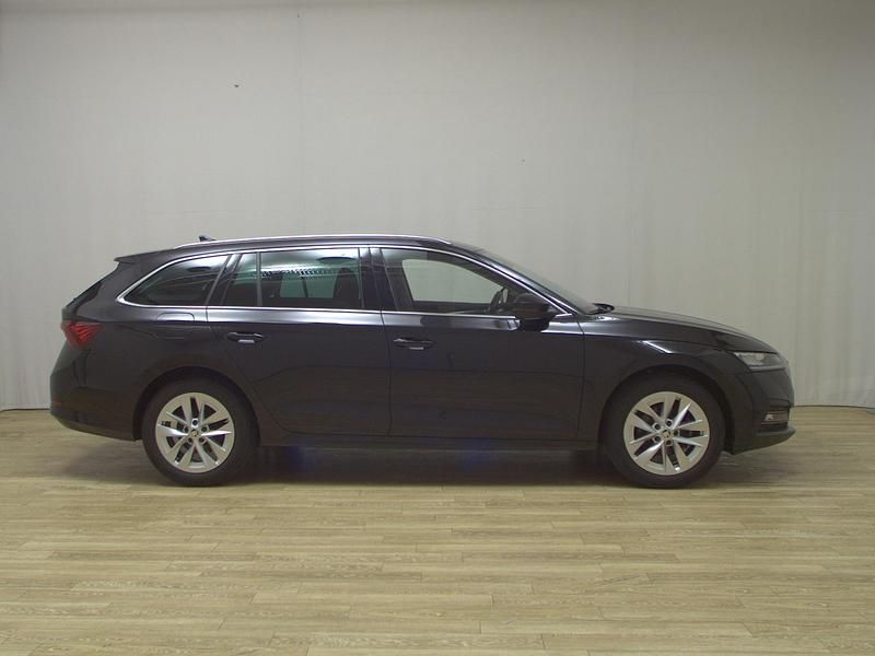 Second-hand Skoda Octavia Style 116 CP (85 kW) 2022 Negru Break