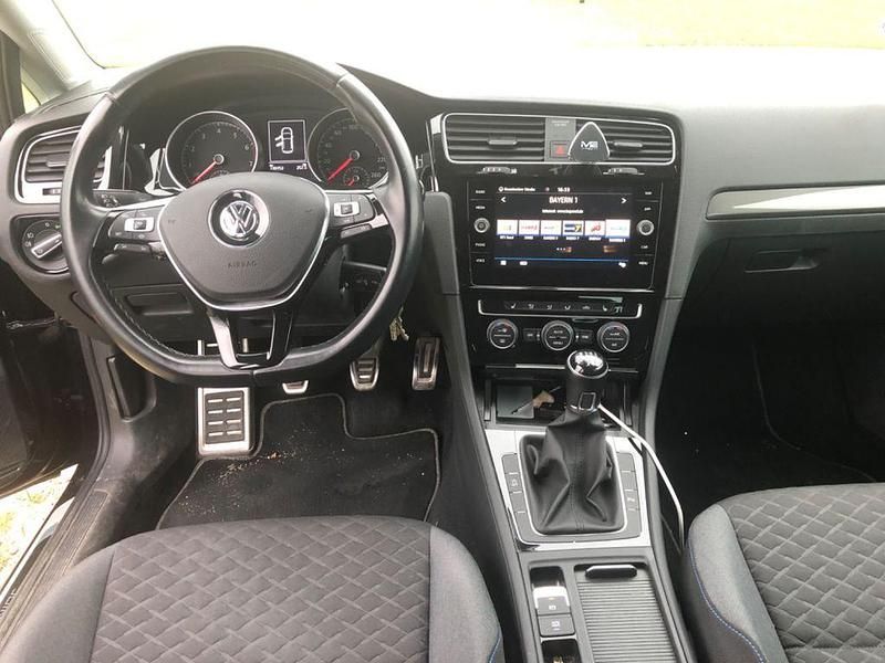 Gebraucht VW Golf VII Join 131 PS (96 kW) 2019 Schwarz Limousine