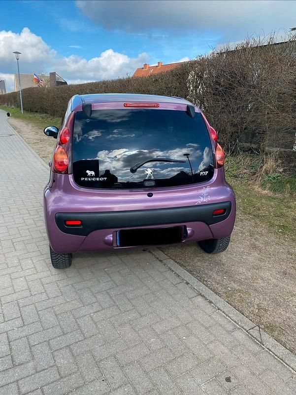Gebraucht Peugeot 107 68 PS (50 kW) 2013 Violet Kleinwagen