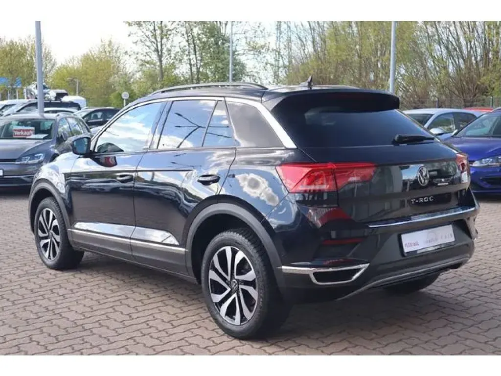 Gebraucht VW T-Roc Active 116 PS (85 kW) 2022 Deep black perleffekt (metallic) SUV